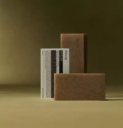 How to use Savon Gommant